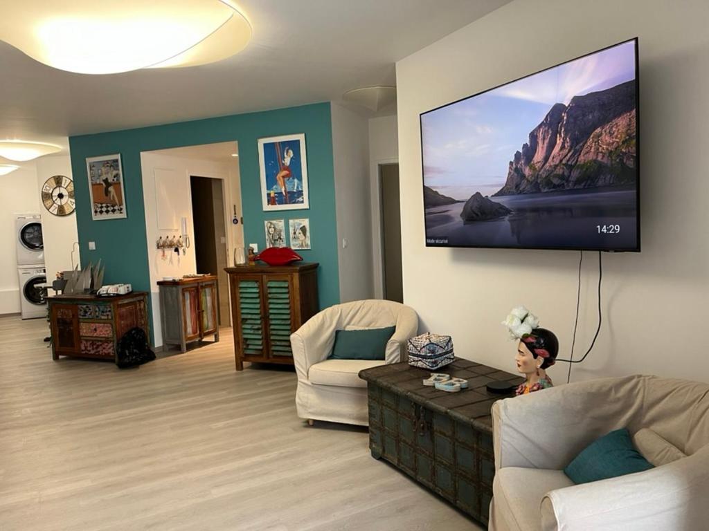 T2! 3 Ou 4 Personnes Centre Ville Neuf Avec Garage Sanary-sur-Mer Luaran gambar