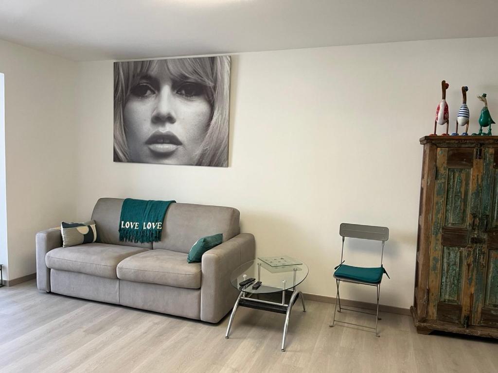 T2! 3 Ou 4 Personnes Centre Ville Neuf Avec Garage Sanary-sur-Mer Luaran gambar