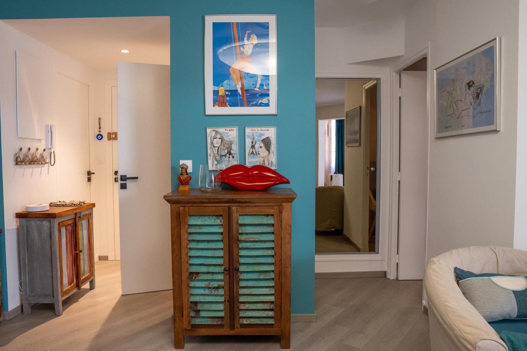 T2! 3 Ou 4 Personnes Centre Ville Neuf Avec Garage Sanary-sur-Mer Luaran gambar