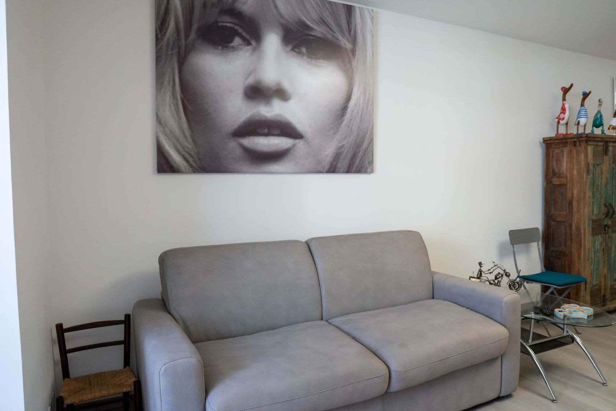 T2! 3 Ou 4 Personnes Centre Ville Neuf Avec Garage Sanary-sur-Mer Luaran gambar