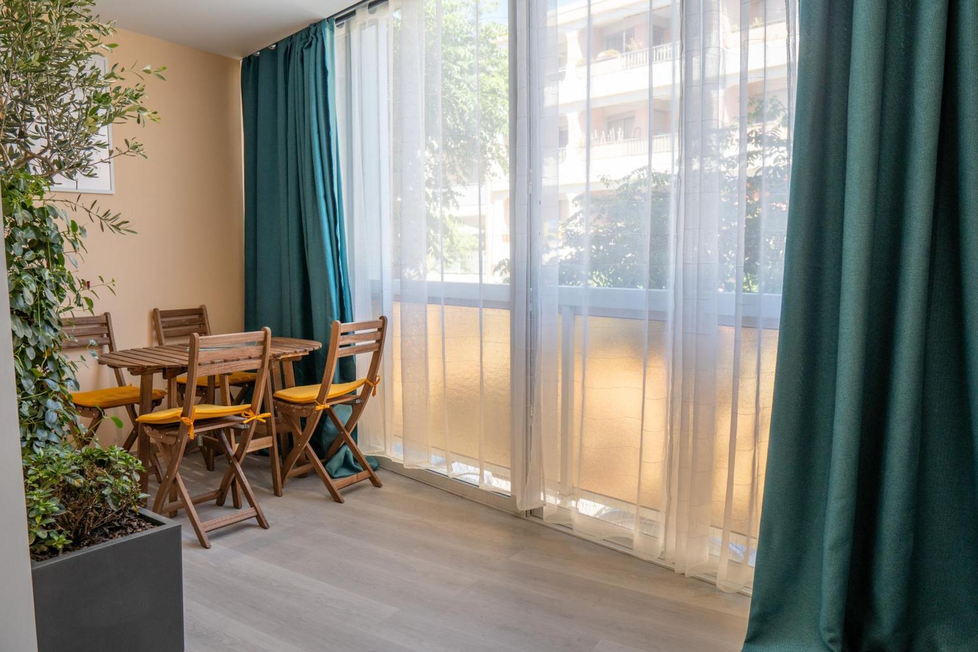 T2! 3 Ou 4 Personnes Centre Ville Neuf Avec Garage Sanary-sur-Mer Luaran gambar